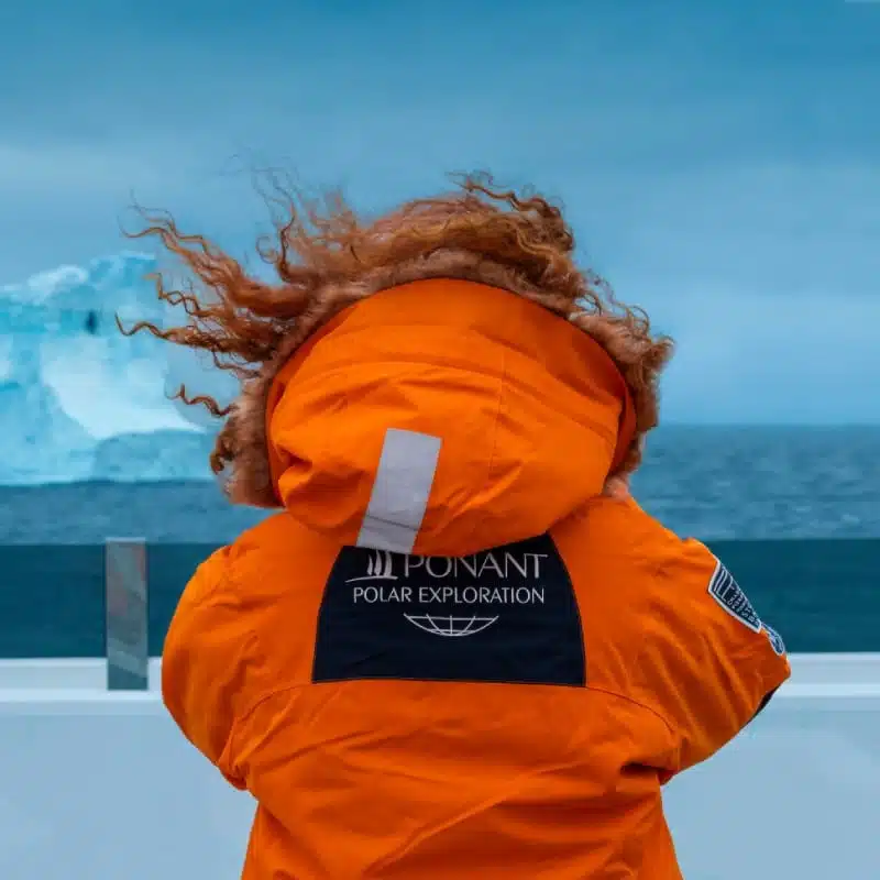 00098_CC140223_Guest_Parka_Iceberg_Antarctica_©PONANT-Photo-Ambassador-Ian Dawson (1)