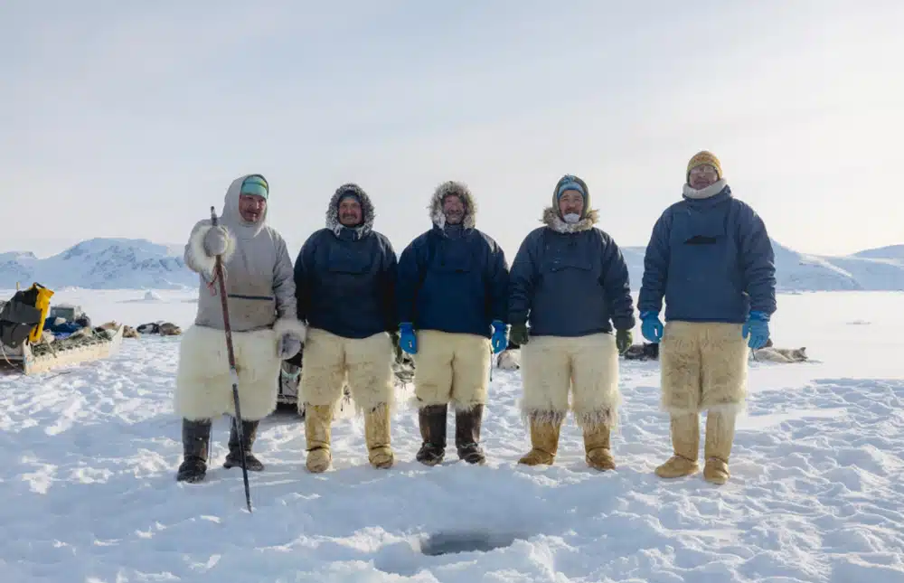 Groupe chasseurs inuits-banquise-Kullorsuaq